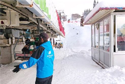 【紹介】冬季限定・スキー場のリフト係