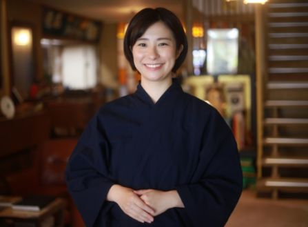 【紹介】旅館で客室案内・配膳