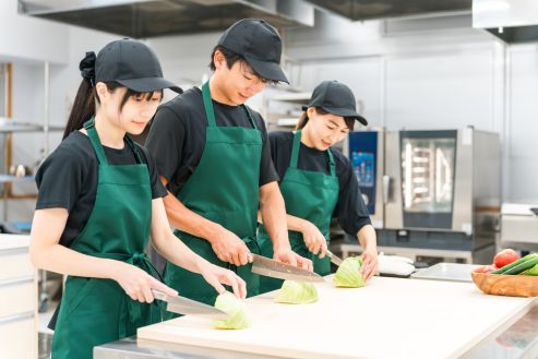 【紹介】スキー場の従業員食堂の調理補助