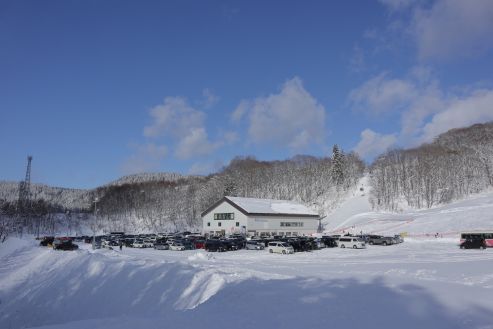 【紹介】乗鞍高原のスキー場で駐車場案内