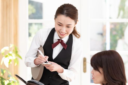 【派遣】リゾートホテルのレストランスタッフ